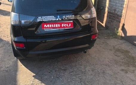 Mitsubishi Outlander III рестайлинг 3, 2011 год, 900 000 рублей, 4 фотография