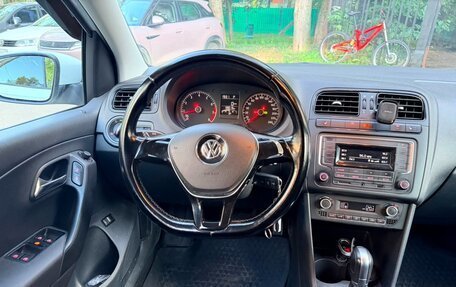 Volkswagen Polo VI (EU Market), 2017 год, 1 099 000 рублей, 2 фотография