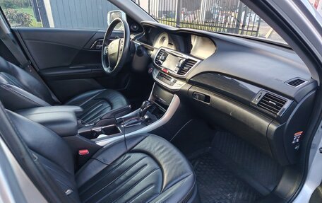 Honda Accord IX рестайлинг, 2013 год, 1 700 000 рублей, 14 фотография