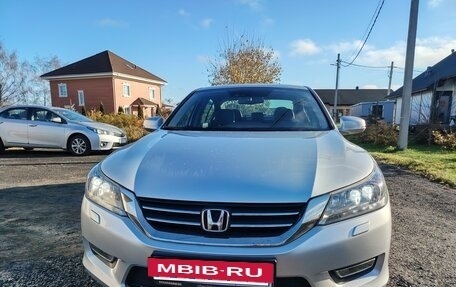 Honda Accord IX рестайлинг, 2013 год, 1 700 000 рублей, 3 фотография