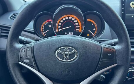Toyota Yaris XP150 рестайлинг, 2022 год, 980 000 рублей, 10 фотография