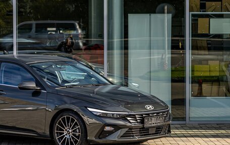 Hyundai Elantra, 2023 год, 1 595 000 рублей, 9 фотография