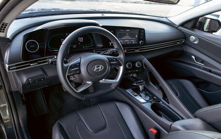 Hyundai Elantra, 2023 год, 1 595 000 рублей, 13 фотография
