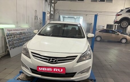 Hyundai Solaris II рестайлинг, 2016 год, 999 000 рублей, 2 фотография