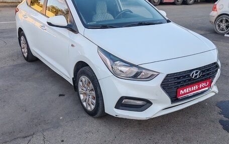Hyundai Solaris II рестайлинг, 2017 год, 830 000 рублей, 1 фотография