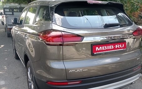 Geely Atlas, 2022 год, 2 300 000 рублей, 2 фотография