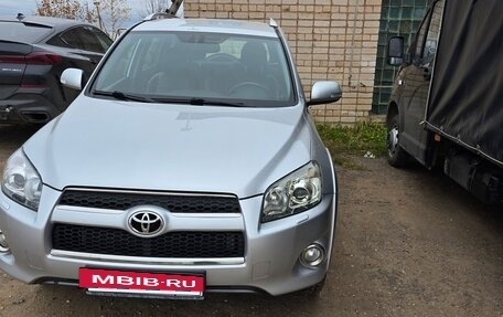 Toyota RAV4, 2011 год, 2 000 000 рублей, 2 фотография