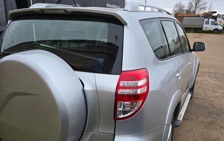 Toyota RAV4, 2011 год, 2 000 000 рублей, 5 фотография