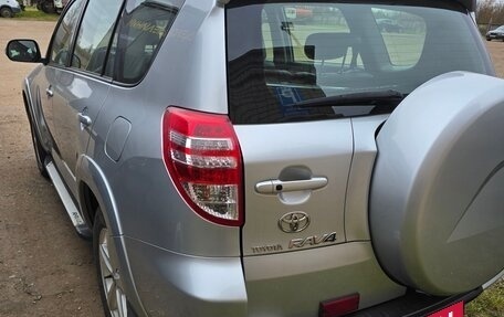 Toyota RAV4, 2011 год, 2 000 000 рублей, 4 фотография