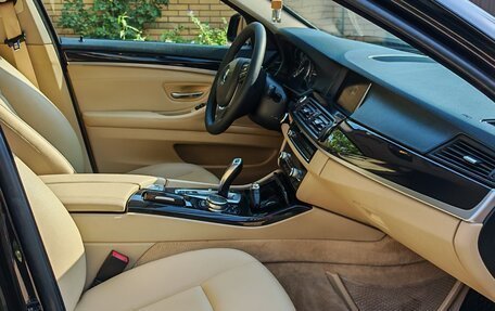 BMW 5 серия, 2015 год, 2 600 000 рублей, 14 фотография