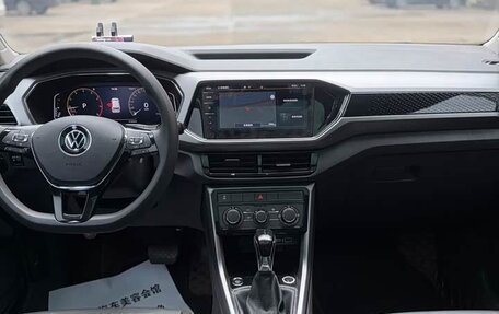 Volkswagen T-Cross I, 2022 год, 1 730 000 рублей, 9 фотография