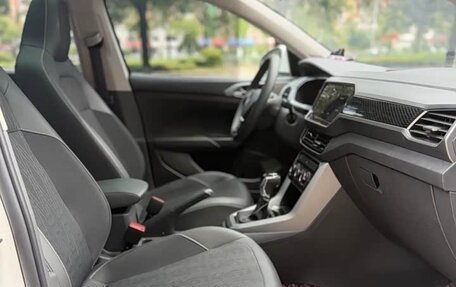 Volkswagen T-Cross I, 2022 год, 1 730 000 рублей, 13 фотография