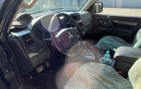 Mitsubishi Pajero IV рестайлинг 2, 2014 год, 2 250 000 рублей, 6 фотография