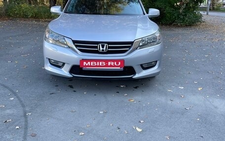Honda Accord IX рестайлинг, 2013 год, 1 650 000 рублей, 2 фотография