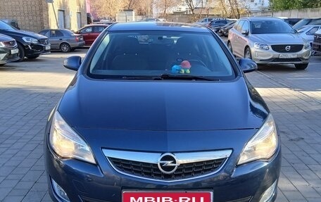 Opel Astra J, 2012 год, 717 000 рублей, 1 фотография