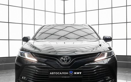 Toyota Camry, 2018 год, 2 599 000 рублей, 2 фотография