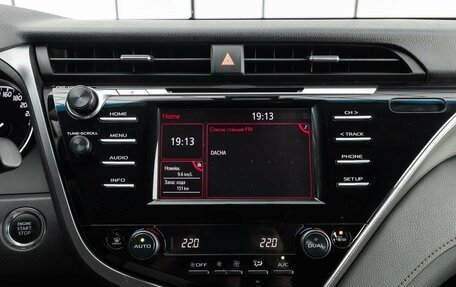 Toyota Camry, 2018 год, 2 599 000 рублей, 16 фотография