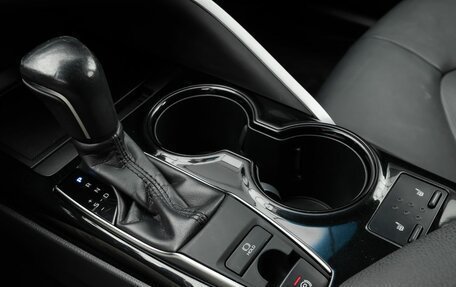 Toyota Camry, 2018 год, 2 599 000 рублей, 19 фотография