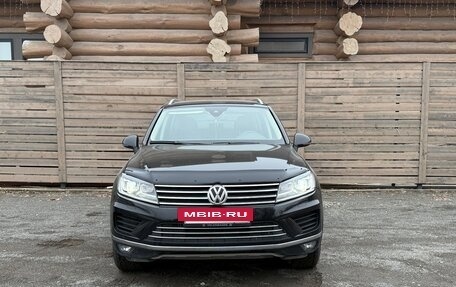 Volkswagen Touareg III, 2016 год, 3 370 000 рублей, 2 фотография