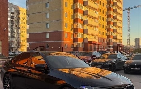 BMW 5 серия, 2019 год, 2 700 000 рублей, 3 фотография