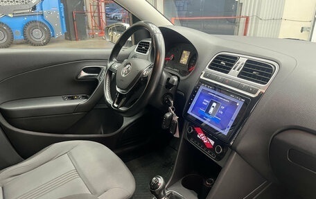 Volkswagen Polo VI (EU Market), 2016 год, 990 000 рублей, 24 фотография