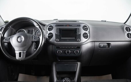 Volkswagen Tiguan I, 2015 год, 979 000 рублей, 12 фотография