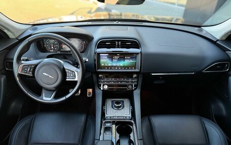 Jaguar F-Pace, 2019 год, 3 800 000 рублей, 13 фотография