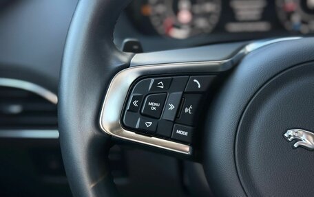 Jaguar F-Pace, 2019 год, 3 800 000 рублей, 16 фотография