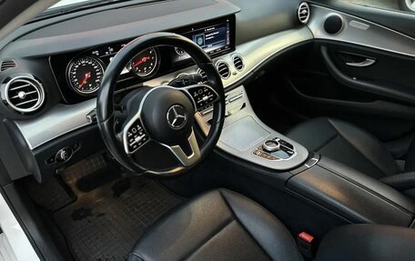 Mercedes-Benz E-Класс, 2020 год, 3 890 000 рублей, 7 фотография