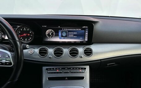 Mercedes-Benz E-Класс, 2020 год, 3 890 000 рублей, 12 фотография