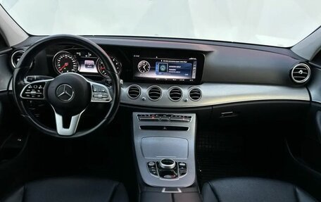 Mercedes-Benz E-Класс, 2020 год, 3 890 000 рублей, 8 фотография