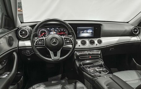 Mercedes-Benz E-Класс, 2020 год, 2 460 000 рублей, 10 фотография