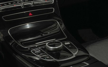 Mercedes-Benz E-Класс, 2020 год, 2 460 000 рублей, 30 фотография