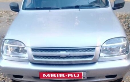 Chevrolet Niva I рестайлинг, 2004 год, 270 000 рублей, 1 фотография
