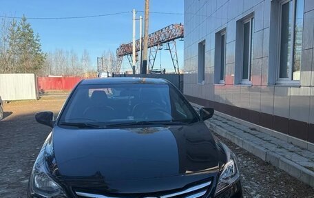 Hyundai Solaris II рестайлинг, 2015 год, 800 000 рублей, 2 фотография