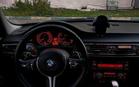 BMW 3 серия, 2007 год, 1 050 000 рублей, 2 фотография