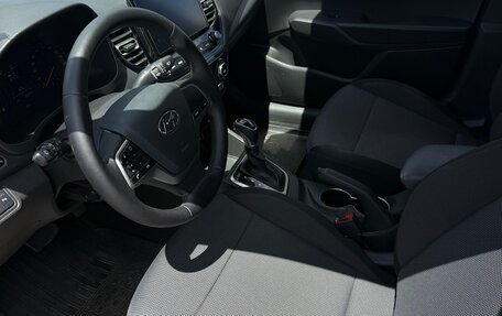 Hyundai Solaris II рестайлинг, 2021 год, 1 750 000 рублей, 5 фотография