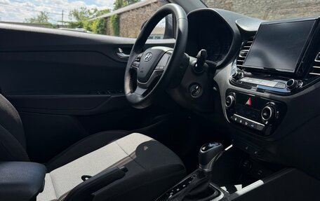 Hyundai Solaris II рестайлинг, 2021 год, 1 750 000 рублей, 7 фотография