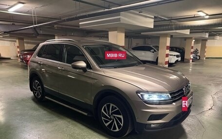 Volkswagen Tiguan II, 2018 год, 2 700 000 рублей, 2 фотография