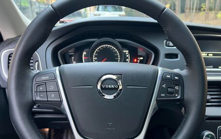 Volvo V40 II рестайлинг, 2019 год, 1 050 000 рублей, 10 фотография