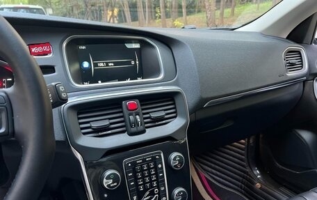 Volvo V40 II рестайлинг, 2019 год, 1 050 000 рублей, 11 фотография