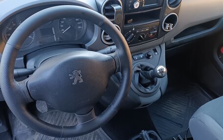 Peugeot Partner II рестайлинг 2, 2011 год, 750 000 рублей, 13 фотография
