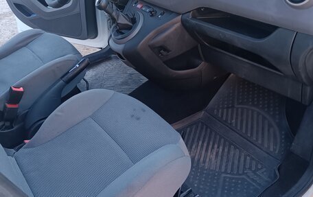 Peugeot Partner II рестайлинг 2, 2011 год, 750 000 рублей, 16 фотография