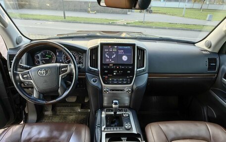 Toyota Land Cruiser 200, 2016 год, 6 090 000 рублей, 5 фотография