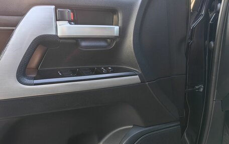 Toyota Land Cruiser 200, 2016 год, 6 090 000 рублей, 10 фотография