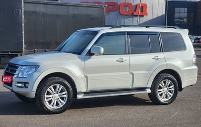 Mitsubishi Pajero IV рестайлинг 2, 2015 год, 2 600 000 рублей, 1 фотография