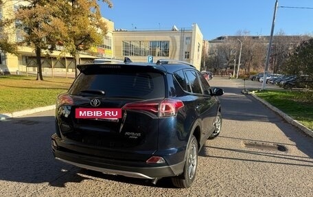 Toyota RAV4, 2018 год, 2 650 000 рублей, 3 фотография