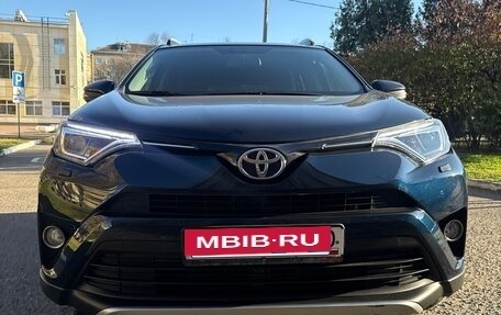 Toyota RAV4, 2018 год, 2 650 000 рублей, 4 фотография