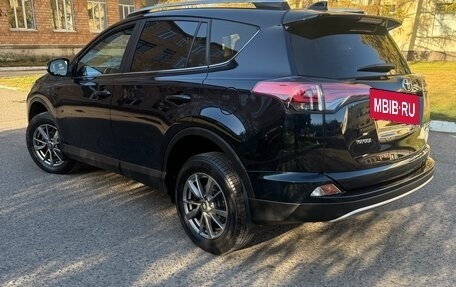 Toyota RAV4, 2018 год, 2 650 000 рублей, 14 фотография
