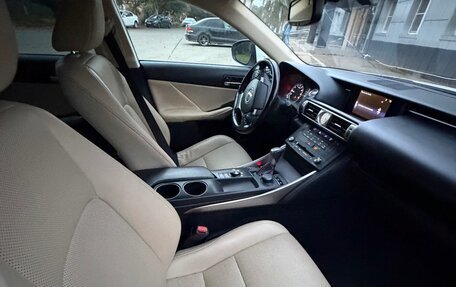 Lexus IS III, 2016 год, 1 850 000 рублей, 13 фотография